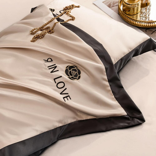 Комплект постельного белья Сатин-Шелк Я IN LOVE на резинке LVR007