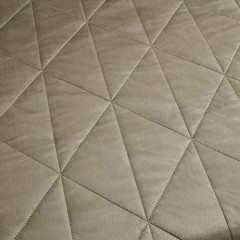 Велюровое покрывало в клетку и две наволочки OVL031