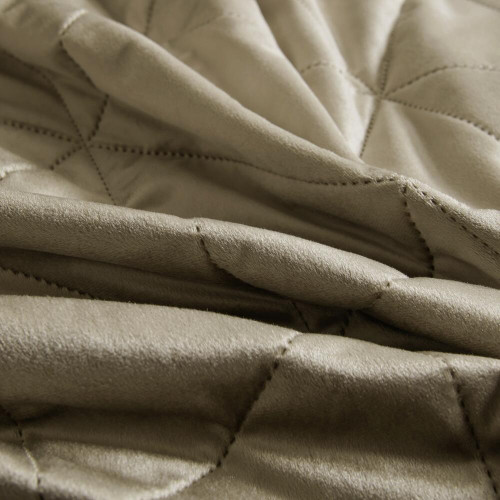 Велюровое покрывало в клетку и две наволочки OVL031