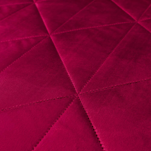 Велюровое покрывало в клетку и две наволочки OVL035