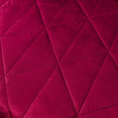 Велюровое покрывало в клетку и две наволочки OVL035