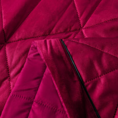 Велюровое покрывало в клетку и две наволочки OVL035