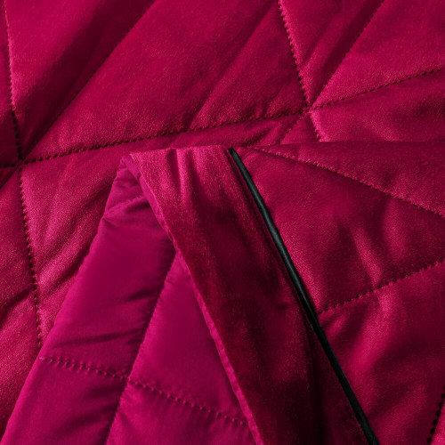 Велюровое покрывало в клетку и две наволочки OVL035