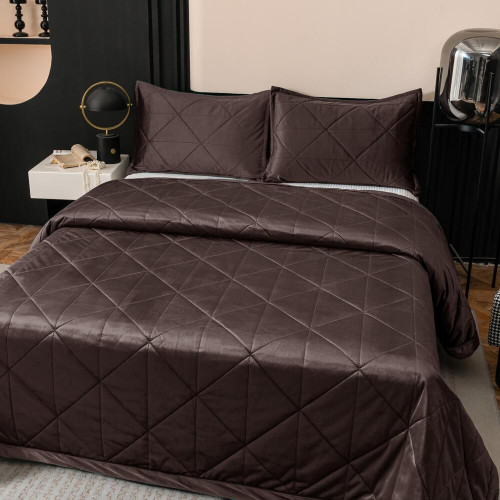 Велюровое покрывало в клетку и две наволочки OVL037