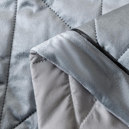 Велюровое покрывало в клетку и две наволочки OVL038