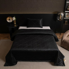 Велюровое покрывало в клетку и две наволочки OVL047