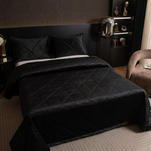 Велюровое покрывало в клетку и две наволочки OVL047