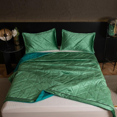 Велюровое покрывало в клетку и две наволочки OVL049