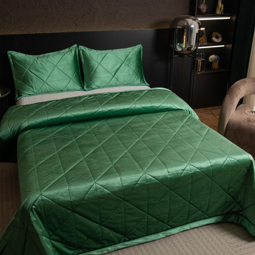 Велюровое покрывало в клетку и две наволочки OVL049