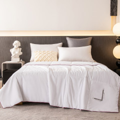 Одеяло SM Всесезонное SM001 красный кант 150*210 см